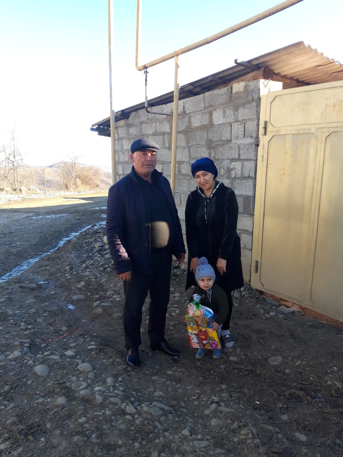 В СЕЛЬСКОМ ПОСЕЛЕНИИ ДЕТЕЙ МОБИЛИЗОВАННЫХ ПОЗДРАВИЛИ С НАСТУПАЮЩИМ НОВЫМ ГОДОМ.