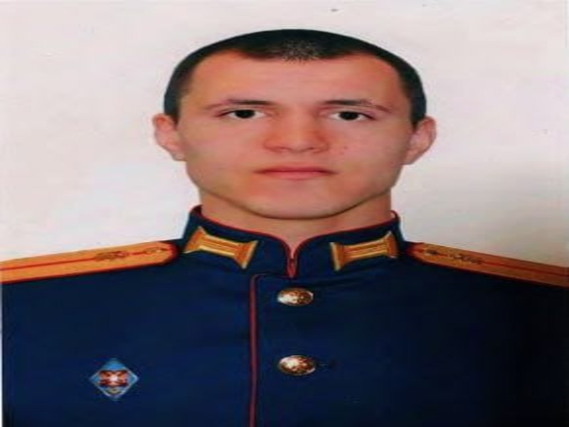 Героически погибший старший лейтенант гвардии, командир инженерно-саперной роты Мехтиханов Имам Расулбегович.